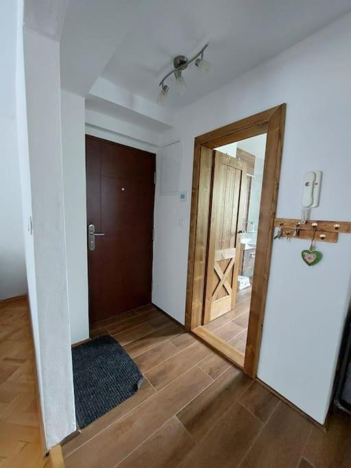 Byt Blizko Centra Mesta Poprad Buitenkant foto